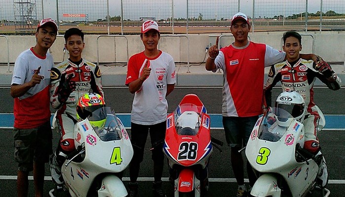 2-Pembalap-Muda-Indonesia-Akan-Ditangani-Rossi-Secara-Langsung
