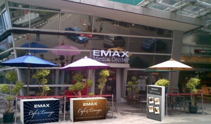 Emax Cafe and Longue