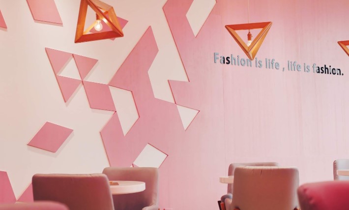 SoFashion Cafe, Tempat Nongkrong Asik Untuk Kamu Pecinta Warna Pink